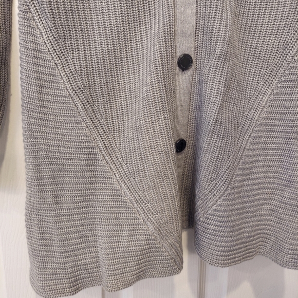 White House Black Market GRAY Button knit ribbed STRUCTURED CARDIGAN Sweater XS - Picture 11 of 11